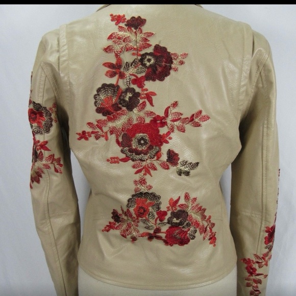 Blank NYC Beige Floral Embroidered Moto Jacket NWT - Picture 5 of 8